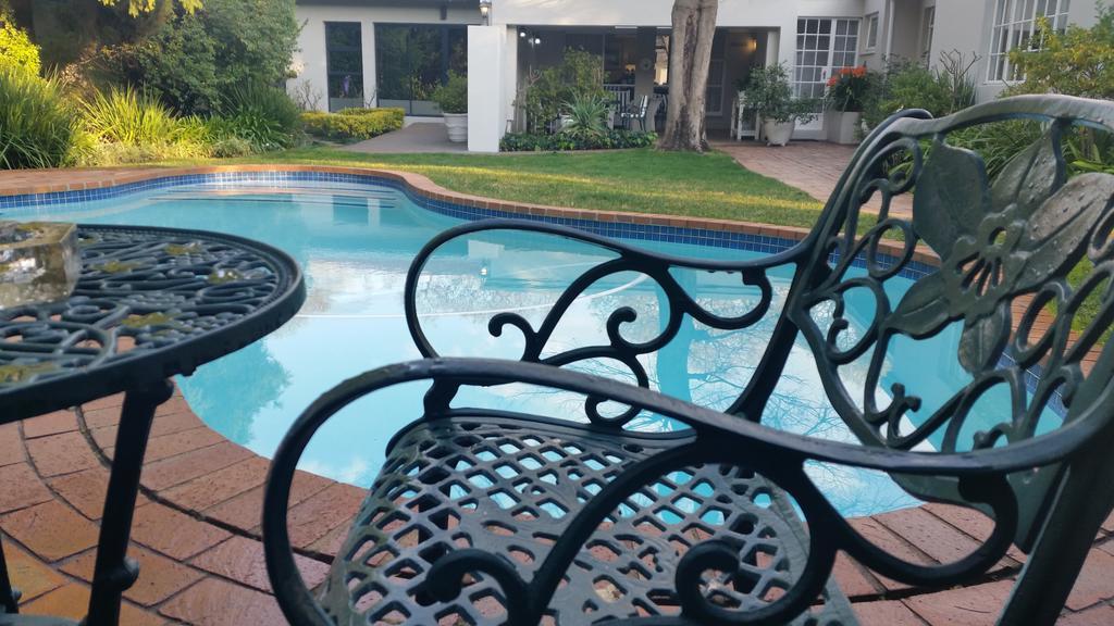 Rosebank Lodge Guesthouse By Claires Joanesburgo Exterior foto